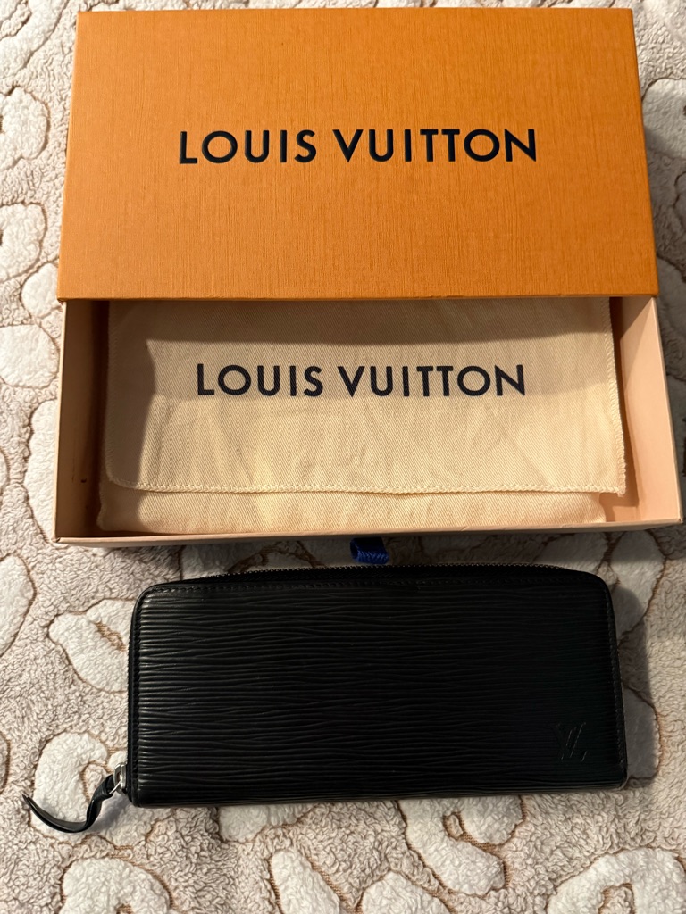 Louis Vuitton Vintage Black Epi Leather Zip-Around Wallet Dust-Bag & Box